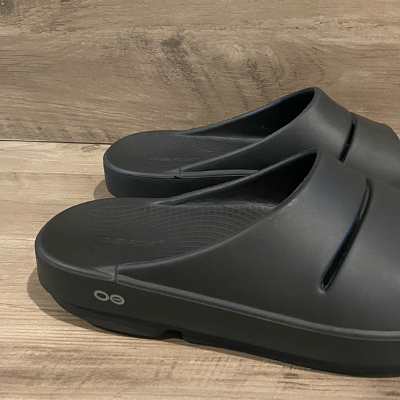 OOFOS Unisex ooahh black recovery slide US Men's 9 Women's 11 EU 42 - Picture 3 of 8